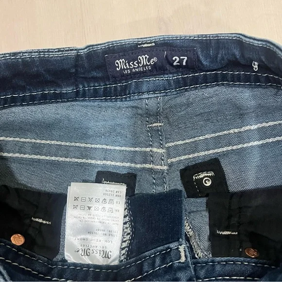 Miss Me Low Rise Stretch Denim Shorts size 27 Exclusive American flag embroidery - Picture 5 of 8